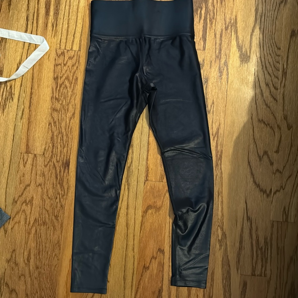 Carbon 38 metallic legging